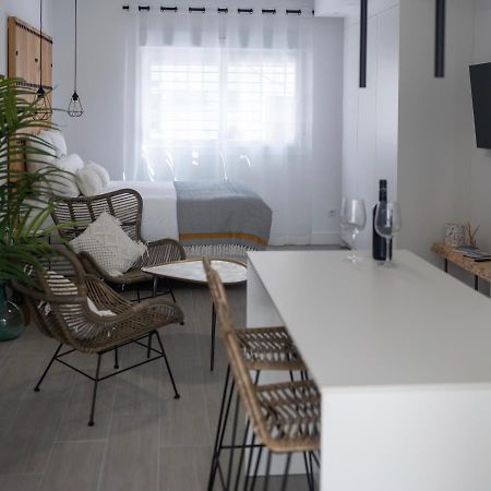 Lovely Suites Tarifa, Estudio A Estrenar En El Centro Y Muy Cerca De La Playa Exterior photo